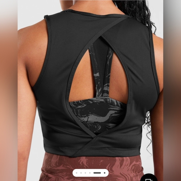 Gumshark Tank. Medium. EUC - Picture 2 of 8